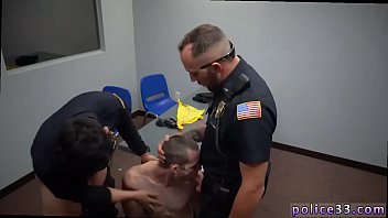 Pornuh gay com policial