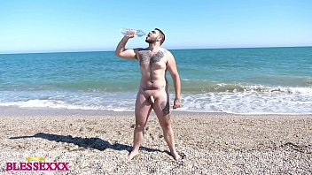 Praia nudismo macho